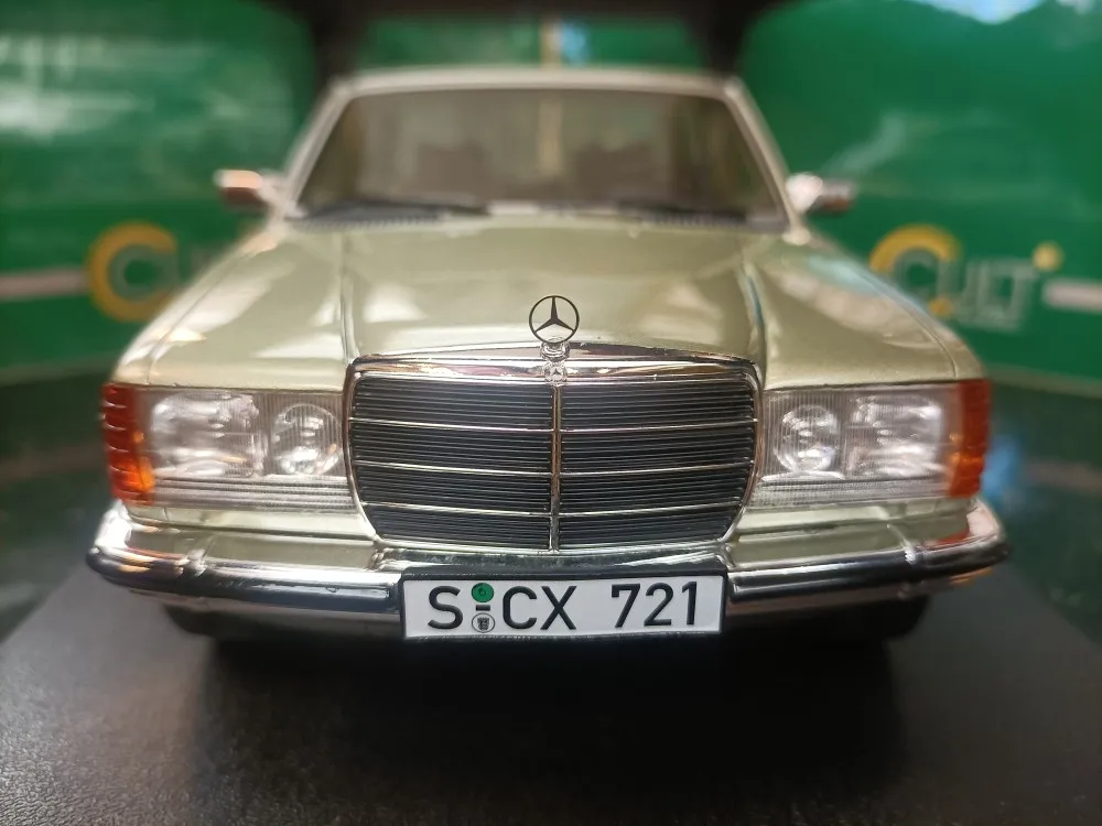 Cult 1:18 For 280E W123 1976 Classic Cars Limited Edition Resin Metal Static Car Model Toy Gift