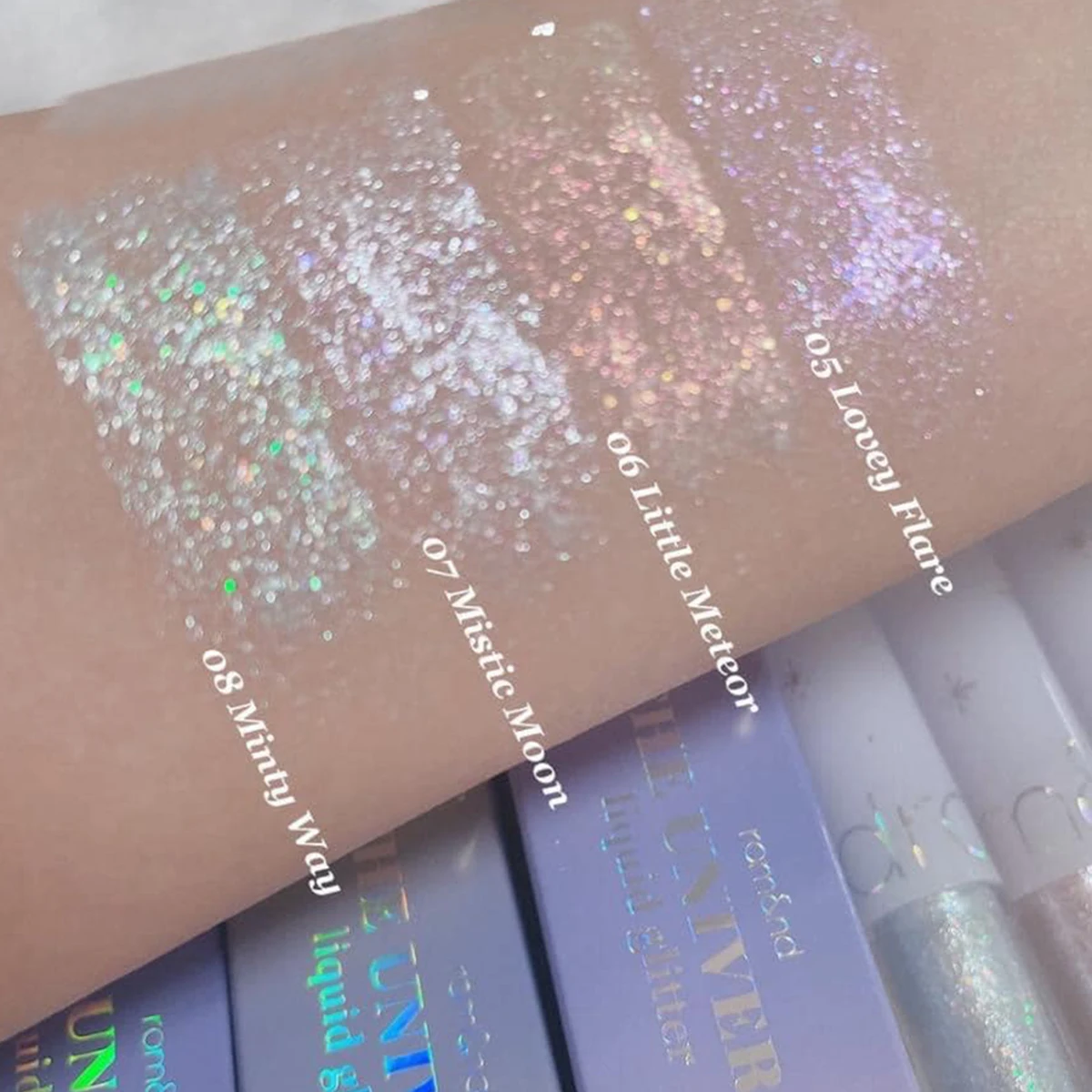 rom&nd THE UNIVERSE LIQUID GLITTER、グリッターサスペンション、ギャラクティックシャイン、アイハイライト、スポットアクセント、スパークル、K-ビューティー、韓国メイク