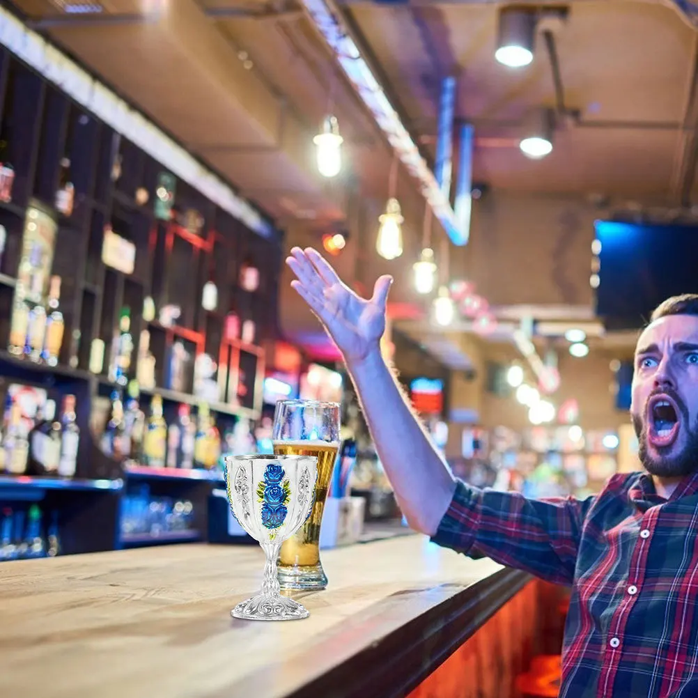 Tazas de vino Retro creativas, artesanías de hierro estables, pequeñas tazas de licor de estilo europeo para el hogar, Bar, agua, café, jugo, 2 uds.