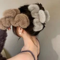 15cm Large Plush Hair Coffee Color High-end Clip with Faux Mink Hair and Shark Style for Women's Hair Bun in Autumn and Winter