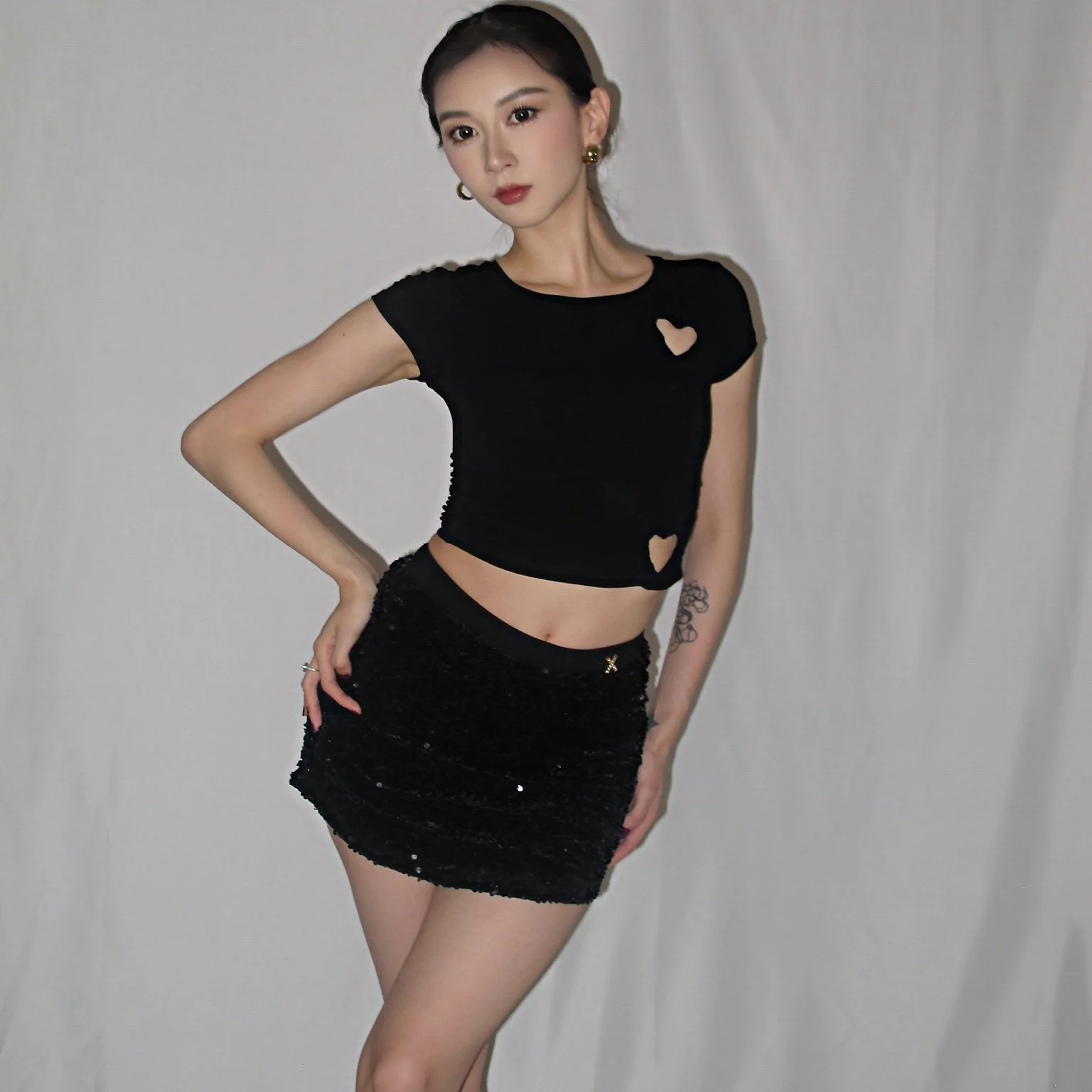 Nouveaux hauts de danse latine pour femmes, manches courtes, col rond, hauts courts, vêtements d'entraînement Sexy pour adultes, vêtements de danse Rumba Samba BL16941