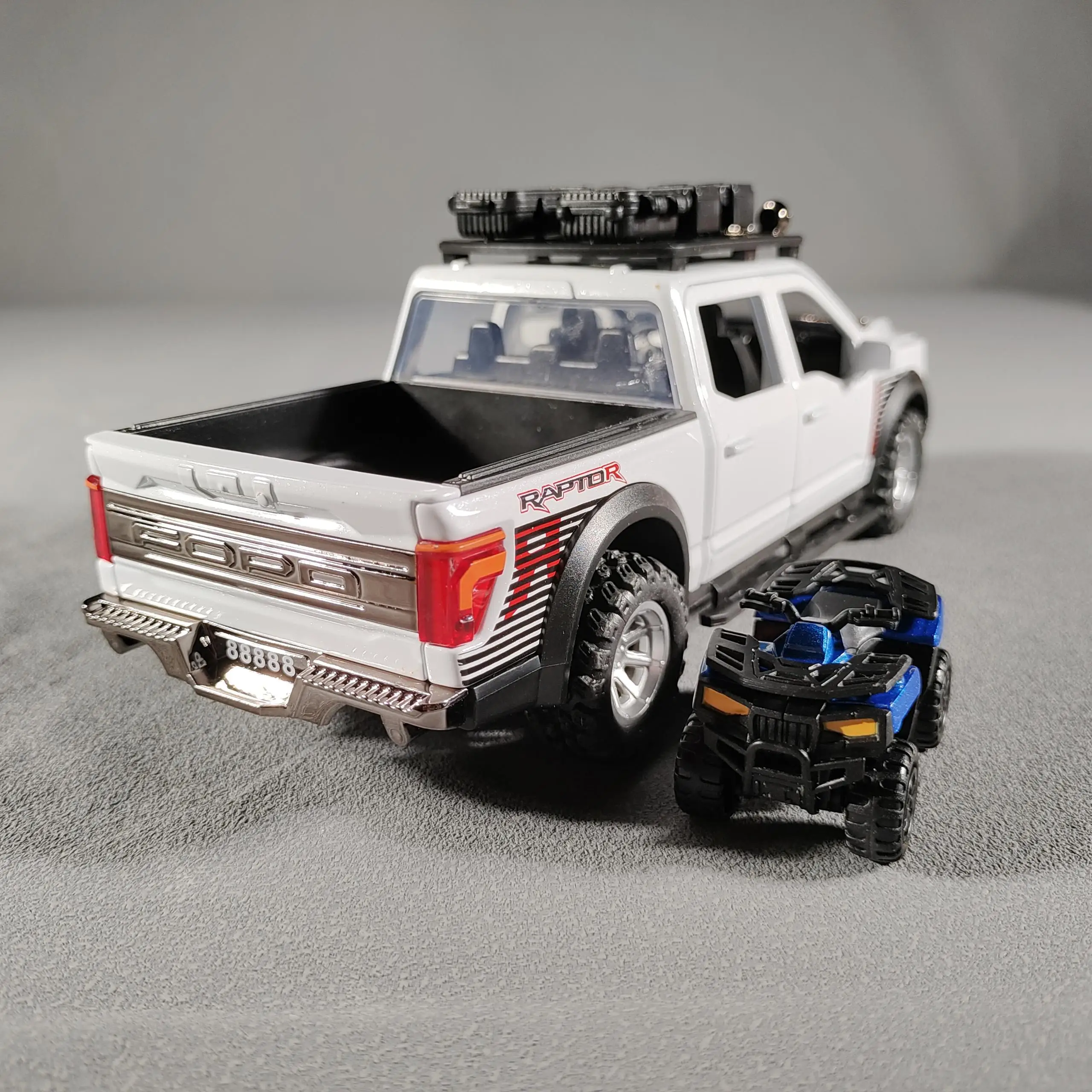 1:24 فورد F150 مع دراجة نارية سبيكة نموذج سيارة لعبة Diecasts صب المعادن الصوت والضوء سيارات لعب للأطفال مركبة