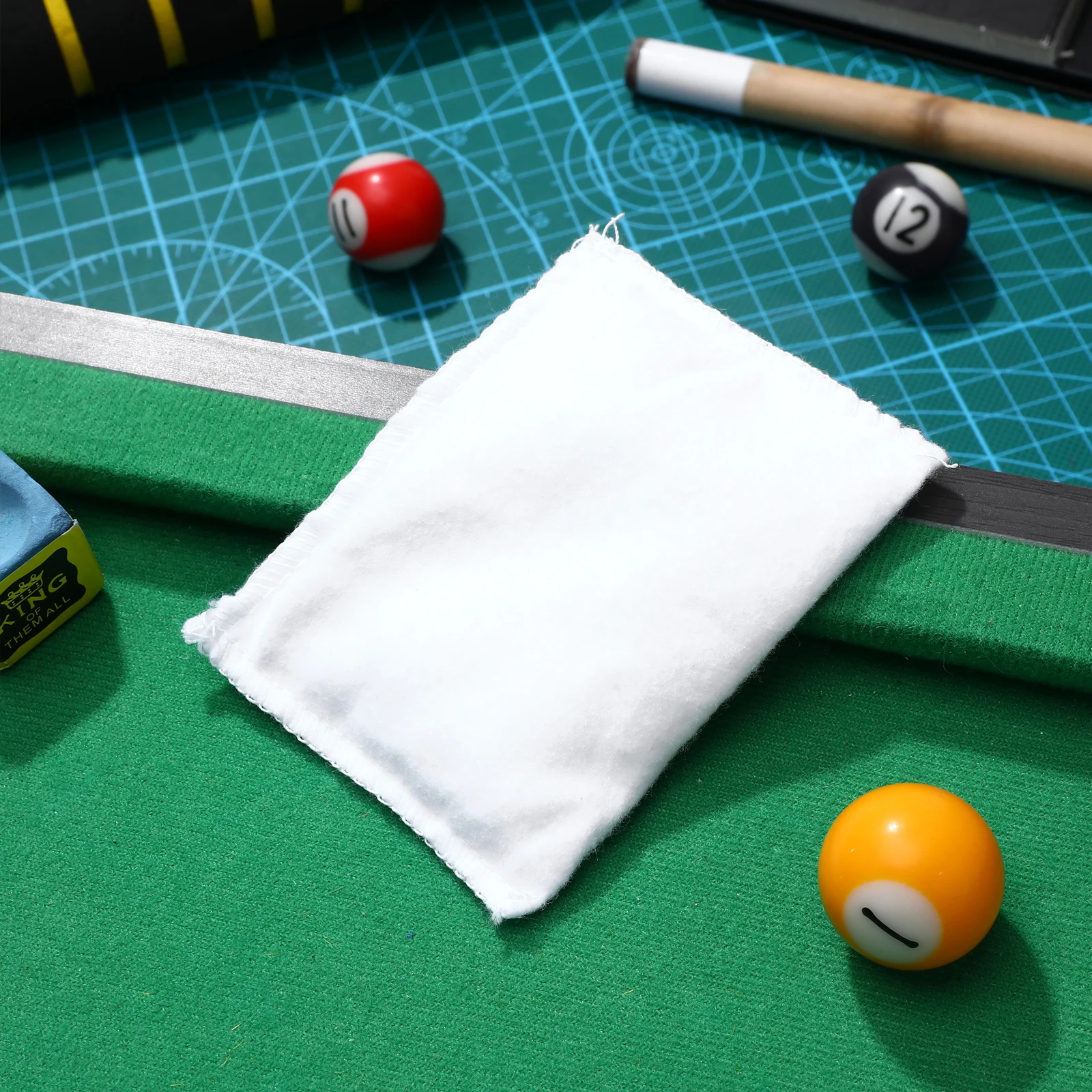 

1Pack Pool Talcum Powder Bag Billiard Accessories Enhance Cue Grip and Sliding Hand Powder for Accurate Shots