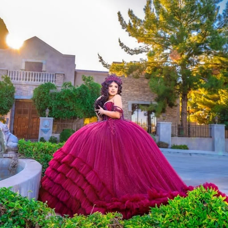 맞춤형 반짝 이는 로즈 레드 Quinceanera 드레스 오프 숄더 Tull 크리스탈 레이어링 아플리케 레이스 Vestido De 15 Quinceanera