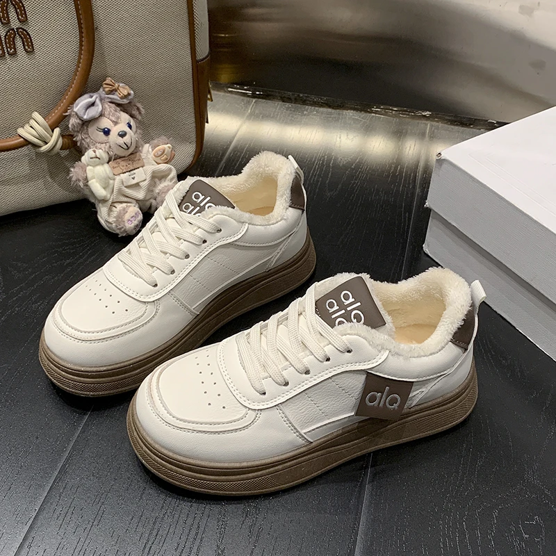 Chaussures blanches à semelles épaisses pour femmes, chaussures de sport polyvalentes et décontractées en peluche, chaussures chaudes en coton, nouvelle collection hiver 2025