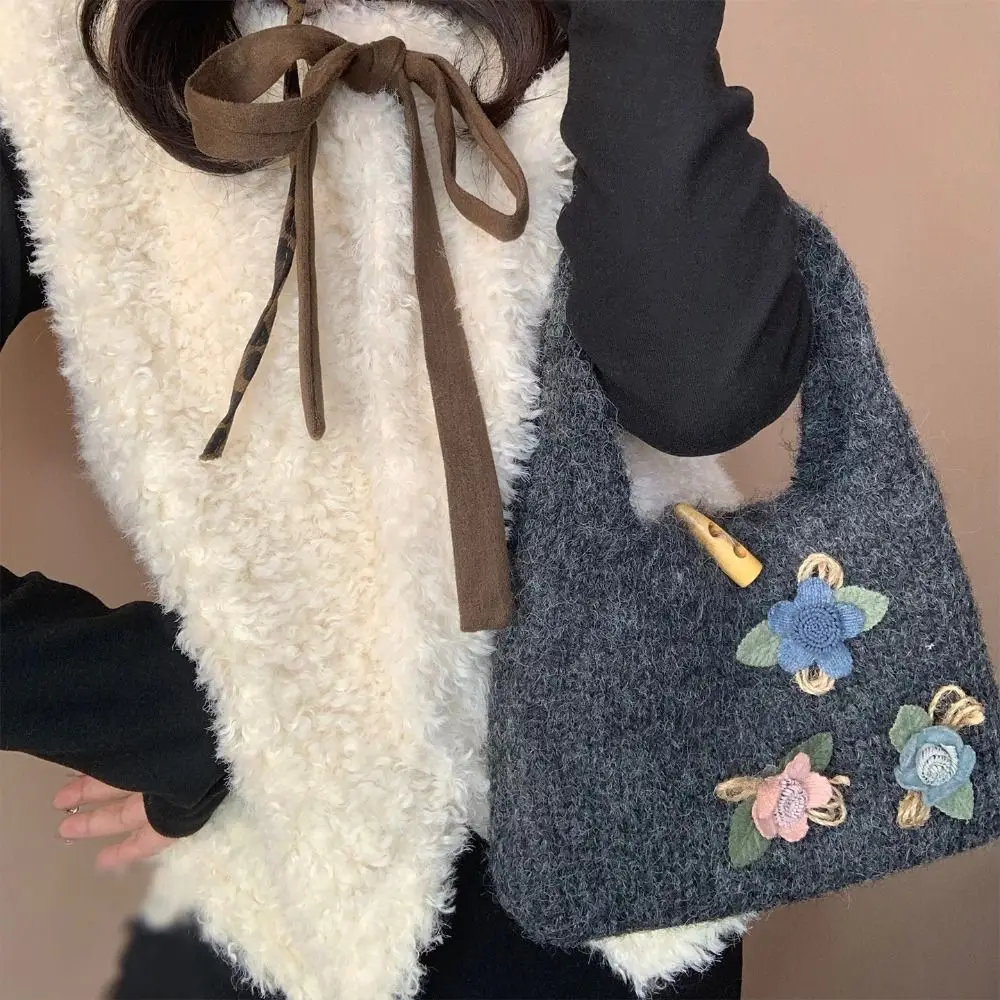 

Cute Flower Knitted Handbag Horn Button Retro Knitted Wrist Bag Multicolor Large Capacity Wool Weave Bag Student
