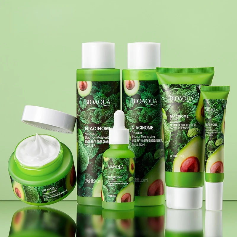 Avocado Skin Care Product Set, Six-Piece Set for Cleansing, Hydrating, and Moisturizing, Deeply Cleans Skin Impurities and Cosmetic Residue, Cleans Pores and Purifies the Skin. Reduces Fine Lines Around the Eyes and Provides Delicate and Soft Care.