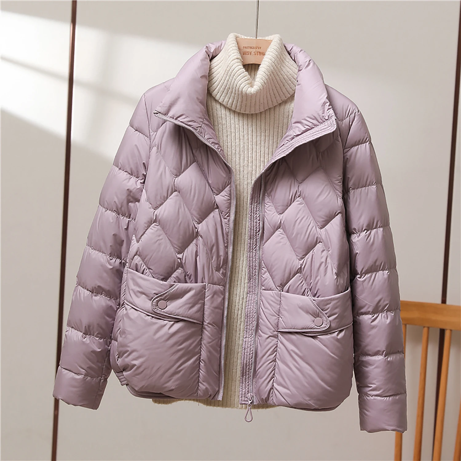 Black stand up collar down jacket for middle-aged women, loose jacket 2024 new style, mom outfit, 90 white duck down winter top