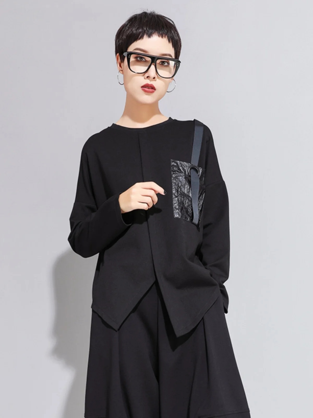 Dark Minimalist Women's Long Sleeve T-Shirt  Original Asymmetrical Hem Pocket Drawstring Creative Street Style Spring