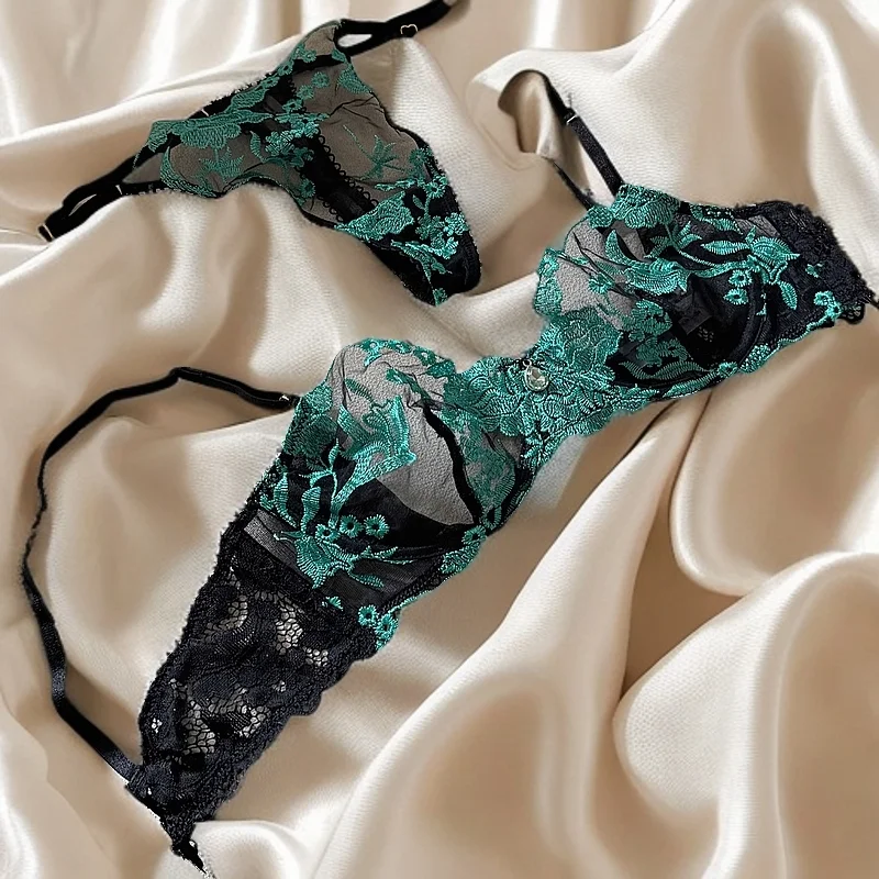 

Temperament lace sexy thin lingerie upholstery gathered bra set large breasts show small deep v underwear bra
