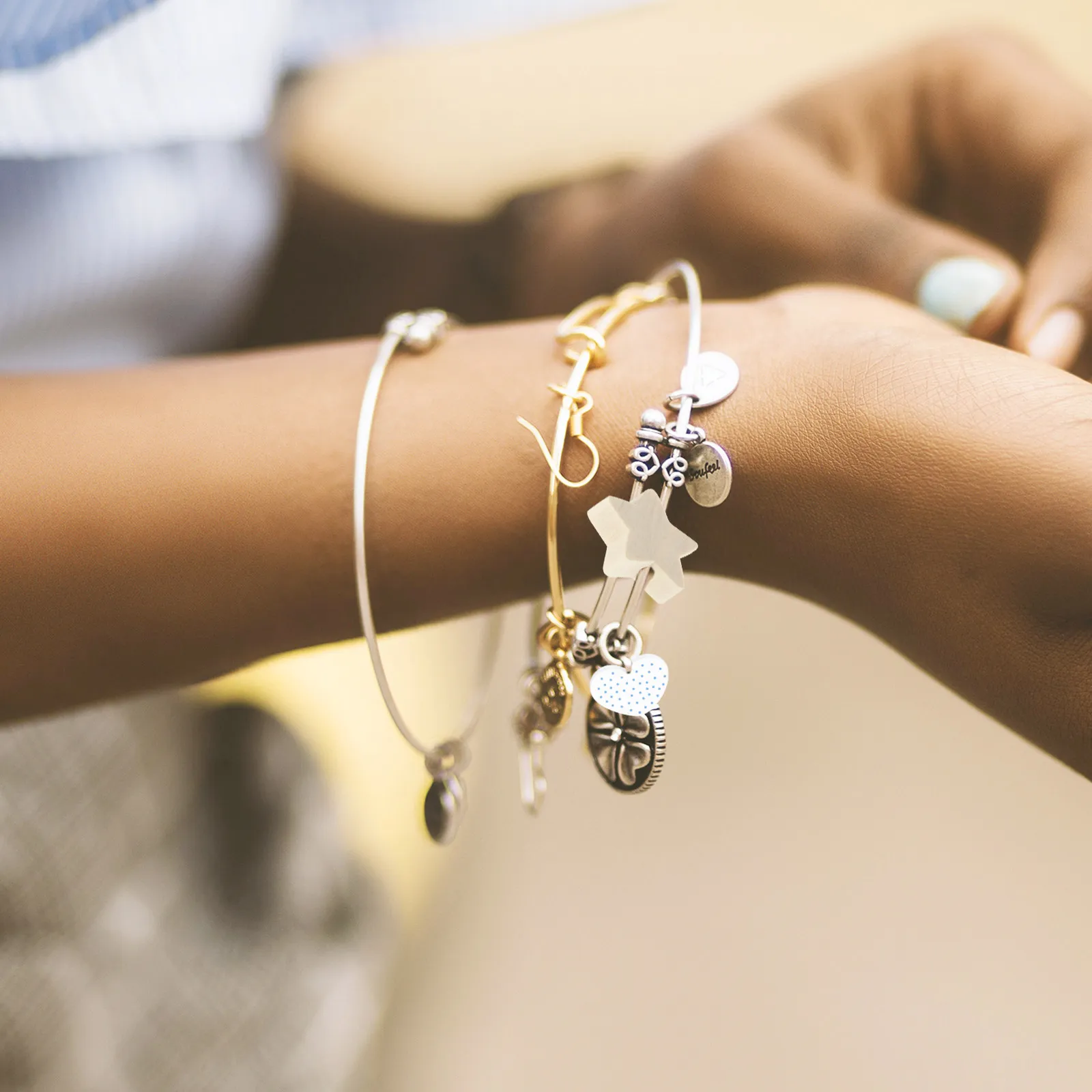 

50 шт. деревянных бусин в форме пятиконечной звезды для рукоделия, изготовления украшений, браслетов, ожерелий, аксессуаров