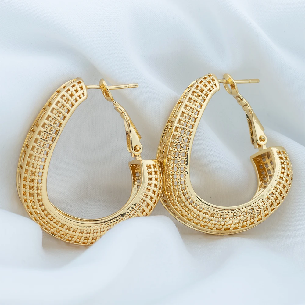 YM Goldfarbe Creolen für Frauen Kupfer aushöhlen trend ige Ohrring täglich tragen Schmuck Accessoires Mädchen Geburtstag Weihnachts geschenk 3