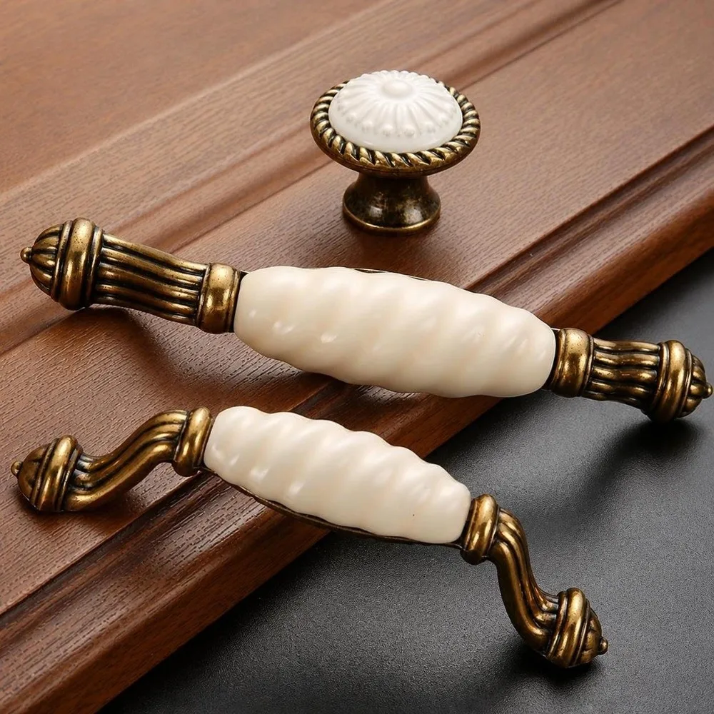 Zinc Alloy Ceramic Cabinet Pulls European Style Retro Vintage Drawer Handles Sturdy Antique Gold Antique Dresser Knobs Furniture