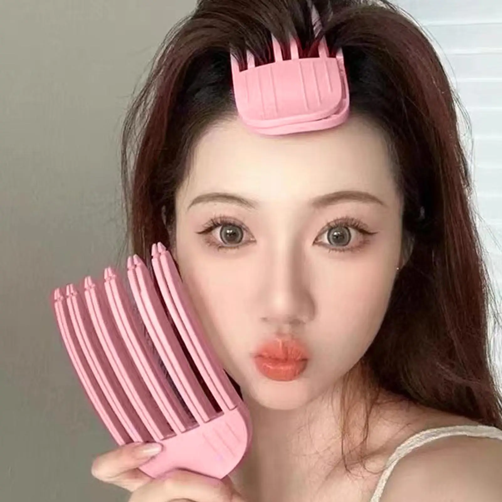 

Ролик для волос для объема, зажим для корней волос, зажим для мгновенного увеличения объема, зажим для естественного увеличения объема, профессиональный салонный зажим для волос, заколка для волос без следов