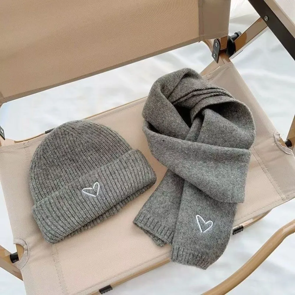 Nouveau chaud écharpe chapeau ensemble coupe-vent résistant au froid pull casquette amour coeur broderie bonnet chapeau Sports de plein air