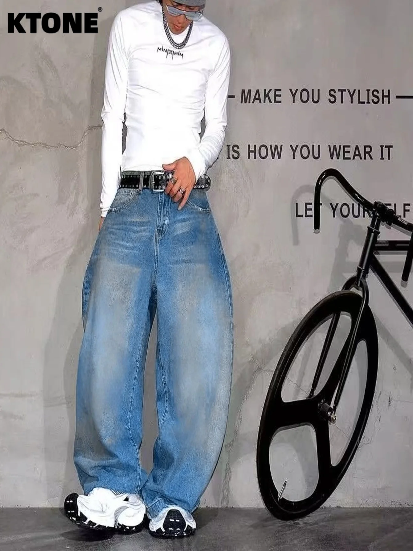 

Мужские свободные синие джинсы Original Drip Fashion Street Relaxed Pants. Аксессуары и ремни в комплект не входят.