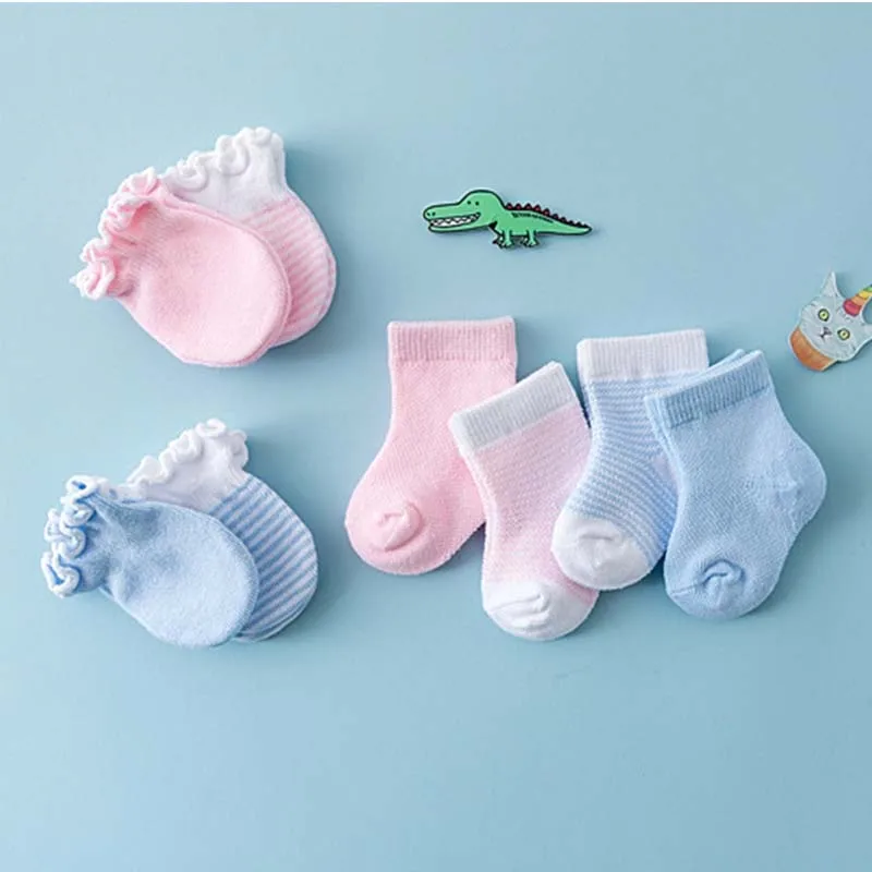 4 Pairs Newborn Gloves Socks Set Cotton Baby Socks Anti Scratch Bite Gloves for Boys Girls Cute Infant Photography Props