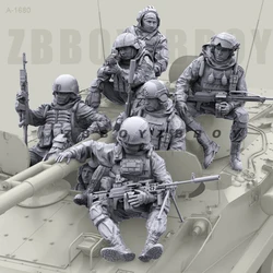 1/35 Resin Soldier model kits figure colorless and self-assembled  7 people A-1680