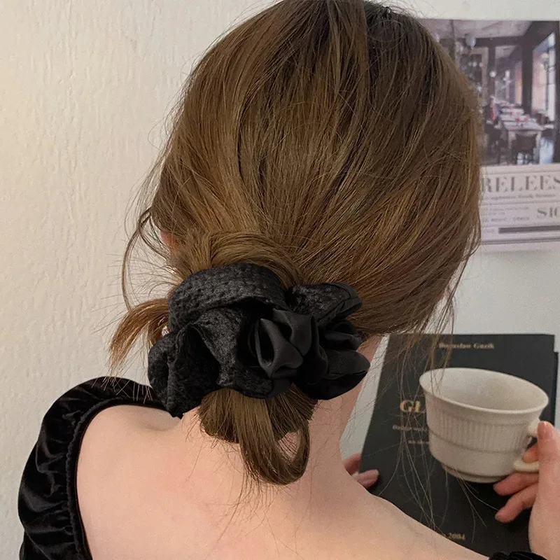 

1 шт. Корейская черная резинка для волос в стиле Scrunchie, прочная эластичная резинка для женских низких пучков и хвостов, новинка 2026 года, минималистичная, элегантная, на каждый день