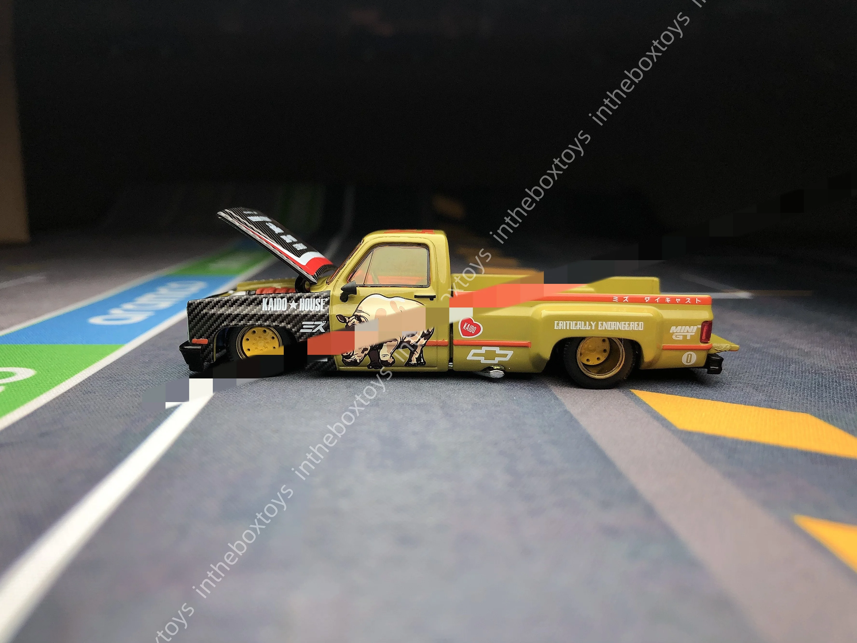 Kaido House 153 Silverado Sumatran Rhino Druckguss-Modellautosammlung, limitierte Auflage, Hobbyspielzeug