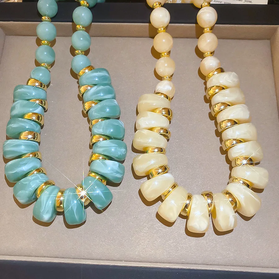 Trendy Resin Geometric Beads Acrylic Chokers Necklaces Popular Vintage Smudging Resin Necklace Massive Neck Chain for Women