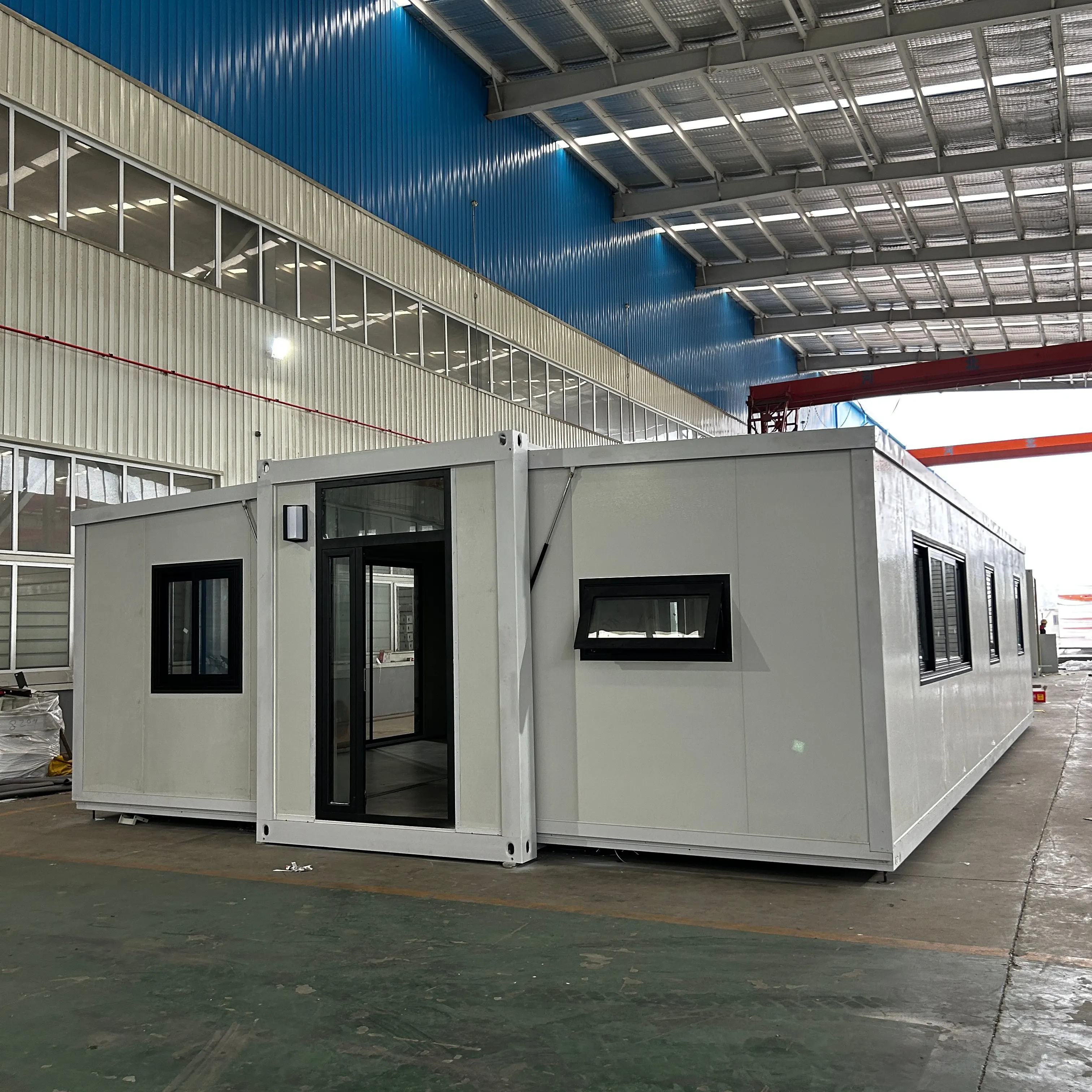 Customized Luxury Shipping Container House20Ft 40 Ft Container House Expandable Apartment Prefabricated House Container