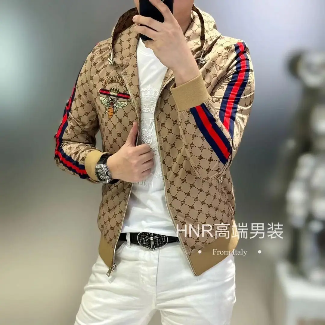 Chaqueta informal ligera de lujo con diseño de abeja y corona de marca a la moda para hombre, chaqueta cortavientos con capucha estampada a la moda 2025
