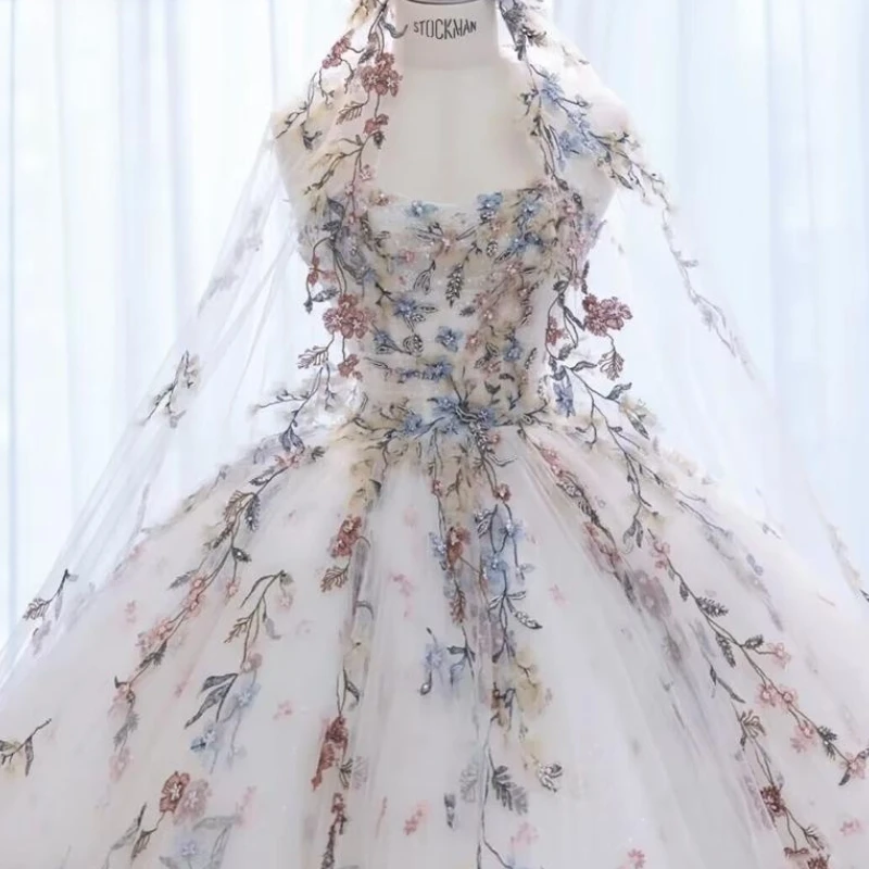 Robe de mariée sans bretelles avec appliques de dentelle sur mesure, plus une robe de Rh, la plus récente, éducative