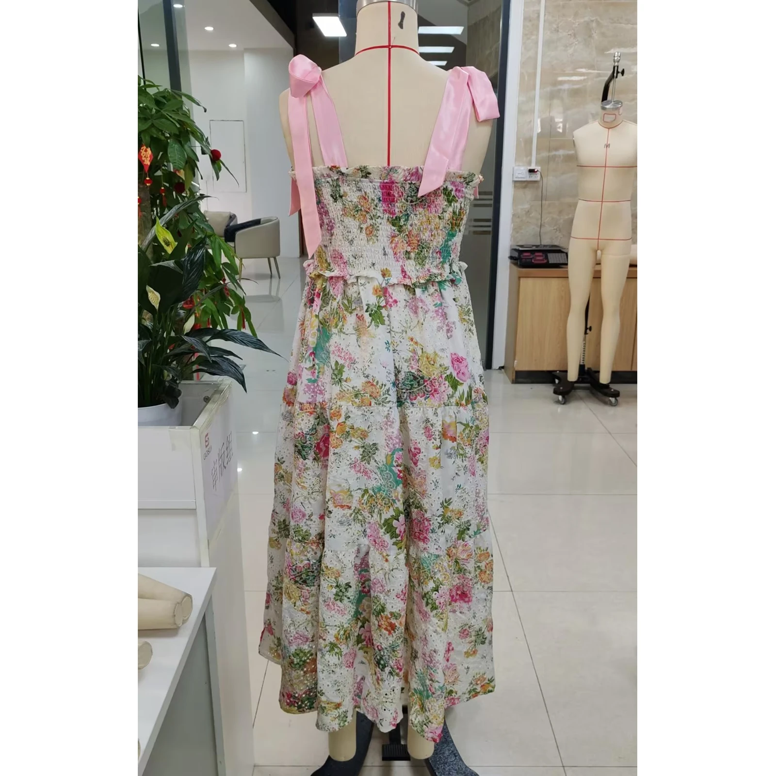 Luxuriöses Sommer-Trägerkleid für Damen, ärmellos, Vintage-Stil, quadratischer Ausschnitt, Schnürbesatz, Druckfarbe, A-Linien-Kleid, kurzes langes Kleid