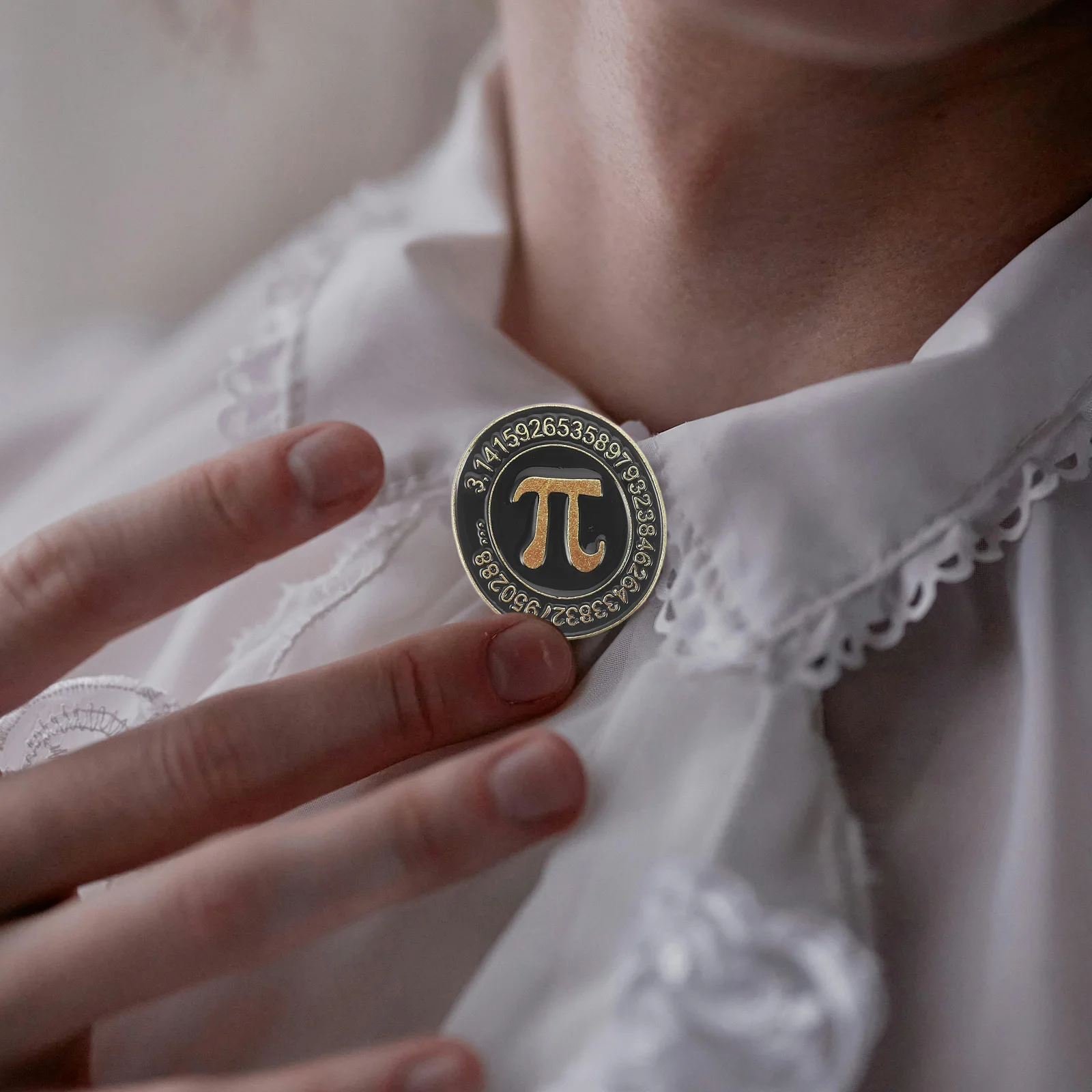 

4pcs Black Round Brooches Premium Alloy Enamel Pin Math Science Symbol Decorative Lapel Pin For Clothes Hat Backpack Women Men