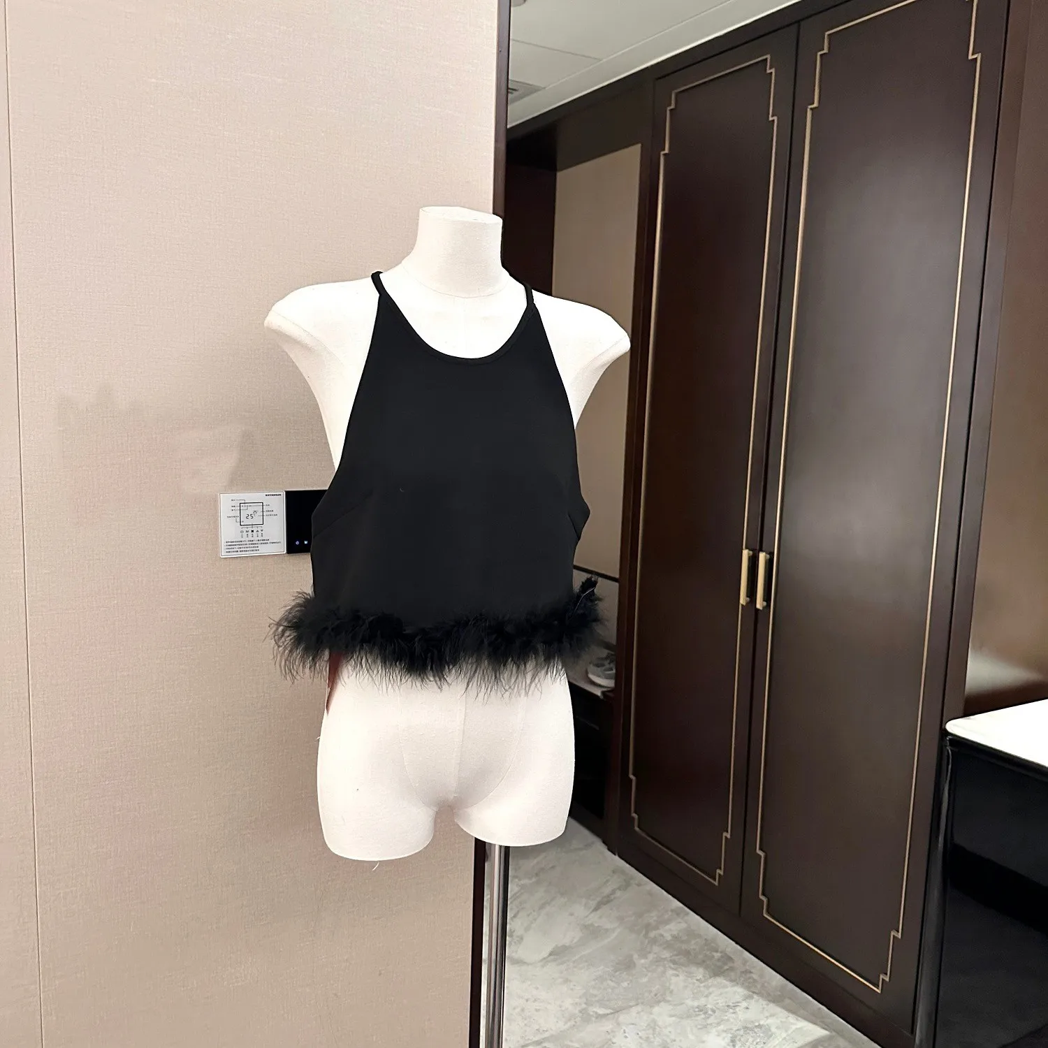 Women's Elegant Ostrich Hair Hem Crop Tank Top Lady Summer Black Solid Color Sleeveless Short Tank Top