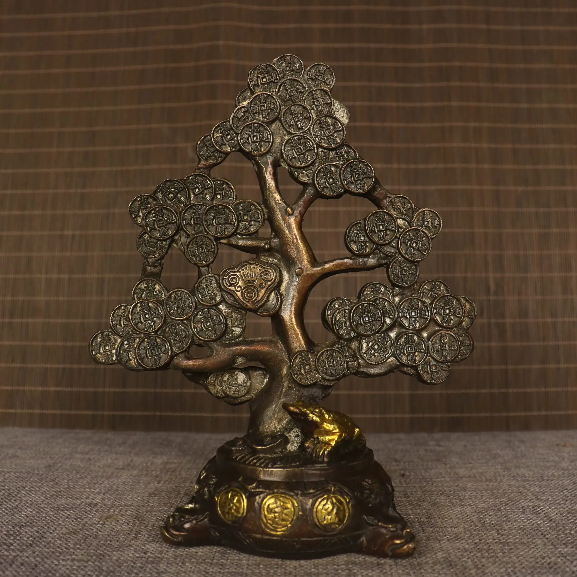 7-дюймовая коллекция тибетского храма, старая латунь, позолоченное денежное дерево, Золотая жаба, монета Юаньбао, пачира, акватика, украшения для богатства 7-дюймовая коллекция тибетского храма, старая латунь, позолоченное денежное дерево, Золотая жаба, монета Юаньбао, пачира, акватика, украшения для богатства