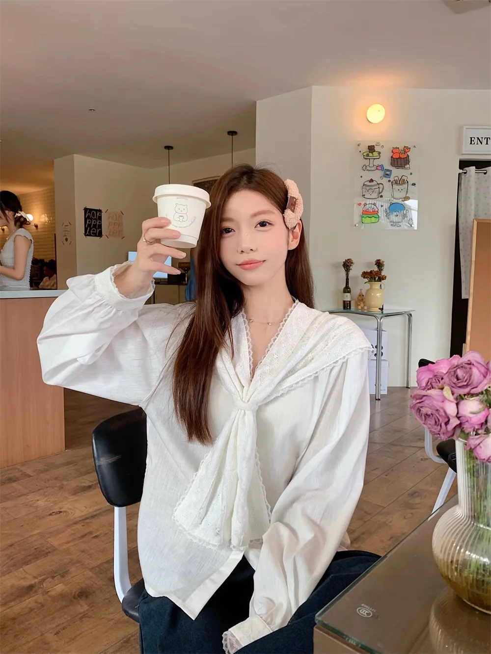 เสื้อเชิ้ตแขนยาวผู้หญิงลายทางทรงโอเวอร์ไซส์ติดกระดุมแขนทรงโคมจีบชายเสื้อสไตล์พรีปปี้ เรียบหรู สไตล์ฝรั่งเศสย้อนยุค