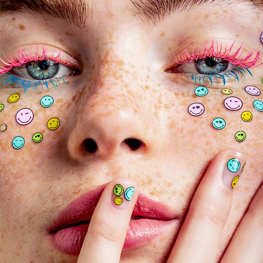 1pc ダイヤモンドシャイン防水ボリュームカールマスカラグリッタースノーエフェクト、汚れ防止アイメイクすべての肌タイプの女性化粧品