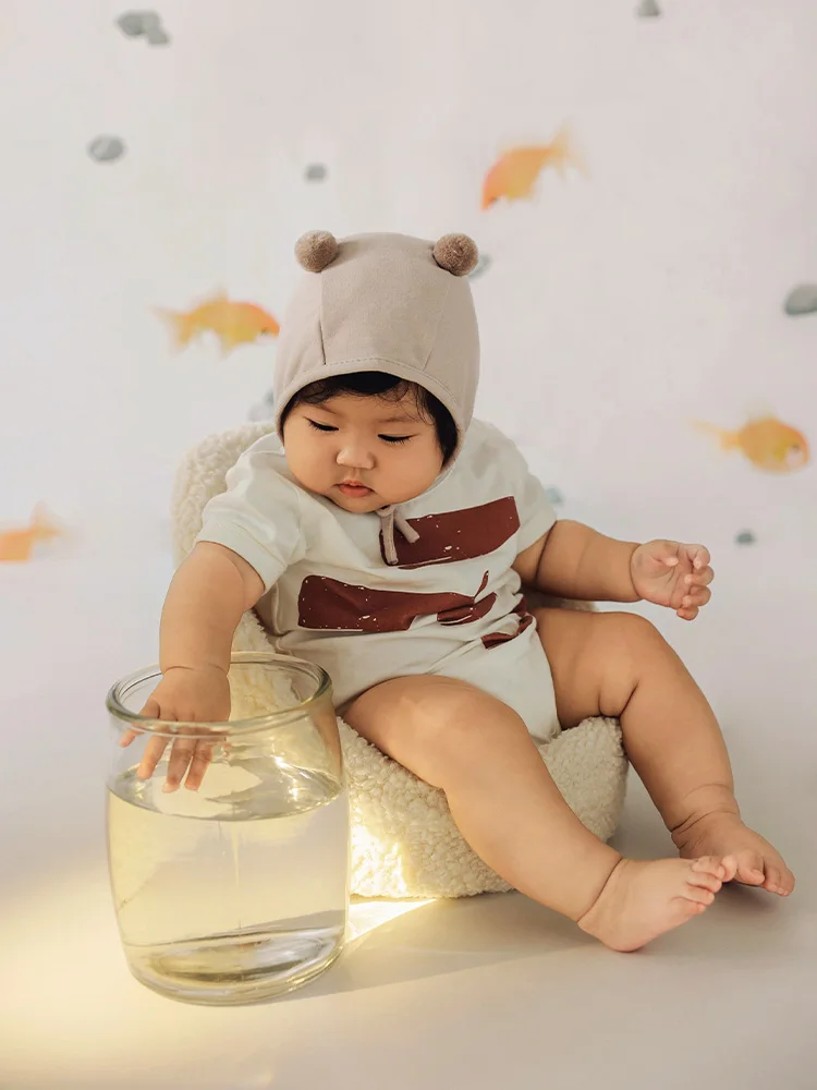 3-4 Month Baby Bodysuit Cotton Summer Baby Romper+Hat 2pcs/Set Goldfish Printed Background Blanket Shooting Backdrop Accessories