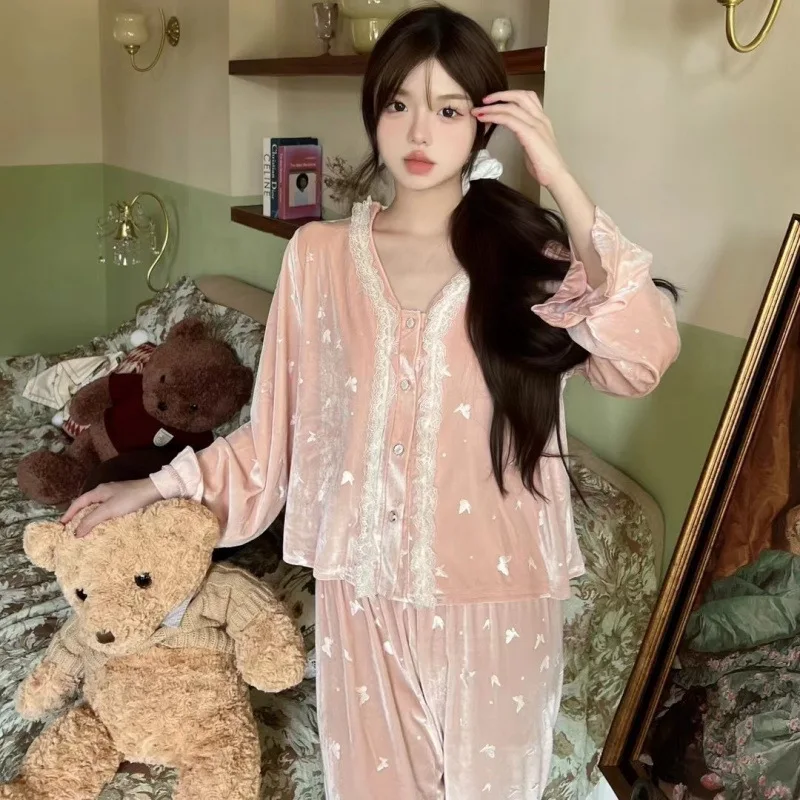 Autumn And Winter New Gold Velvet Long Sleeved Pants Sleepwear Women's French Lace Butterfly Small Fragrance Sweet Home Suit Set