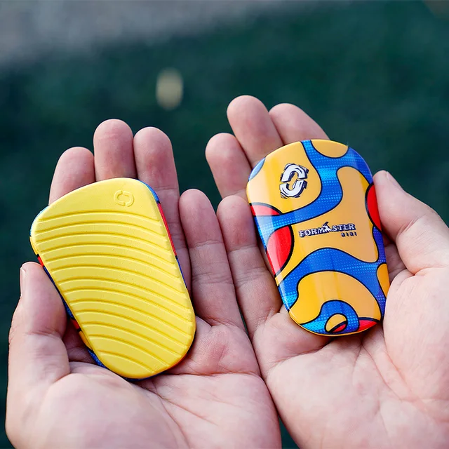 Oupower Mini FORMASTER Piłkarskie nagolenniki Super lekkie, oddychające, profesjonalne treningi piłkarskie dla dzieci, młodzieży i dorosłych