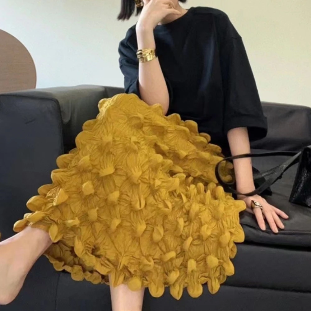 Fashionable 3D Pleated Skirt with High Waist Design, A-Line Style and Versatile Use