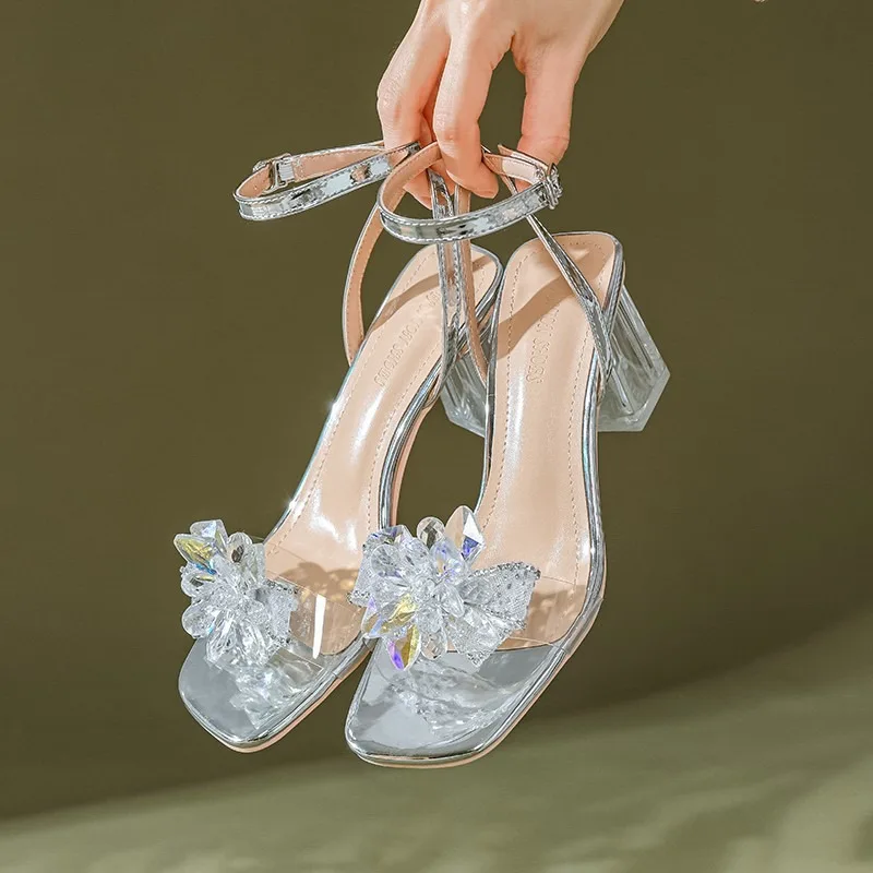 Sandálias de cristal floral para mulheres, sandálias de salto Peep Toe, sapatos de fivela, nova moda, venda quente, 2024