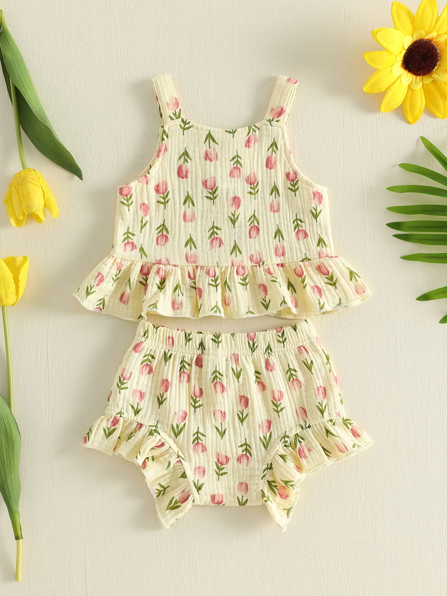 

Toddler Girls Cute Sunflower Print Sleeveless Square Neck Tank Top and Elastic Waist Ruffled Shorts 2-Piece Summer Outfit Set