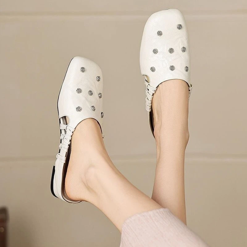 Mit Strass besetzte Mules-Schuhe für Damen, ausgeschnittene, geraffte Slip-On-Flats, Damen-Slipper mit quadratischer Spitze aus Kunstleder, Damenschuhe für das Büro – Detail 6