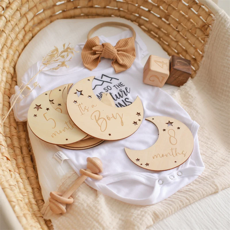 Baby Wooden Memorial Monthly Cards Moon Shape Monthly Newborn Engraved Age Photography Props Accessories Baby Birthing Gift