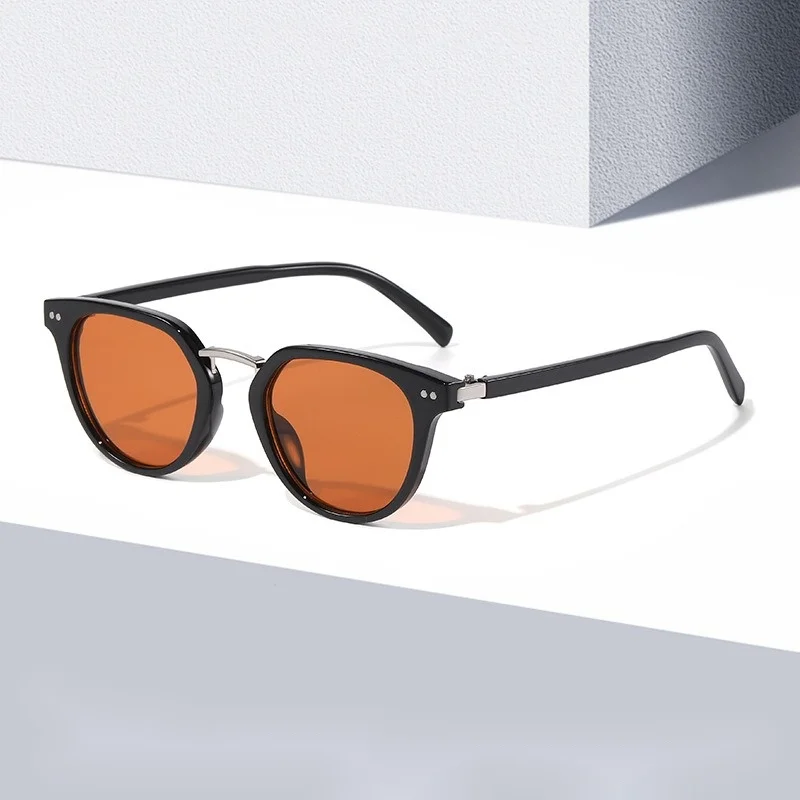 

Vintage Retro Round Sunglasses Women Korean Style Metal Stud UV400 PC Lens Full Frame Sun Glasses For Travel Party Driving 9141