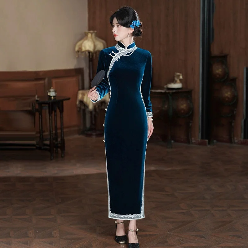 

Women Long Cheongsam Plus Size Velvet Sexy Slim Split Chinese Dress Classic Elegant Long Sleeve Qipao Velour Vestidos 3XL 4XL