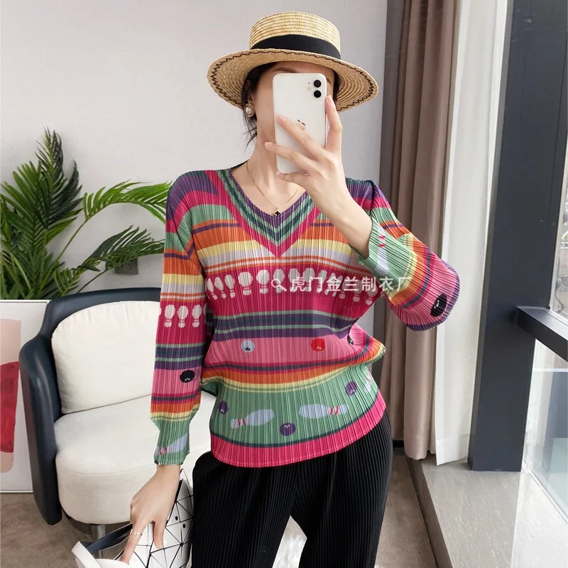 Miyake pleated print fashion tops 2022 summer new retro slim loose belly-covering v-neck women's T-shirt