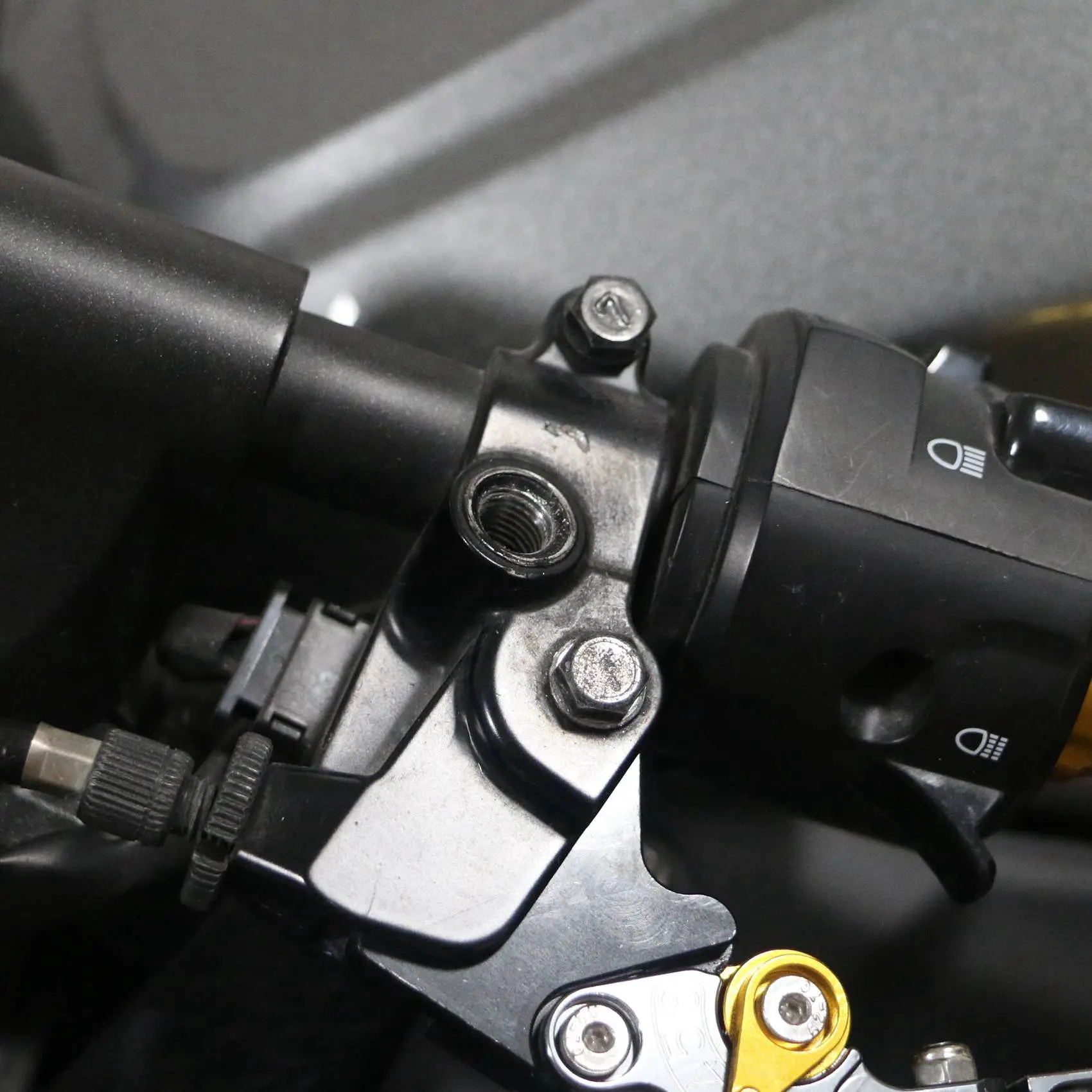 Multi-Purpose Pair Motorcycle Mirror Extender Risers Universal Handlebar Mount Rearview Mirror Spacers Adapter M10