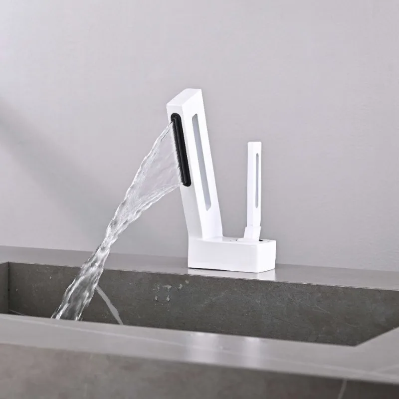 

Vertical Hollow Out Faucet Basin Creative Light Luxury Toilet Bathroom Wash Hand Cold and Hot Water Faucet