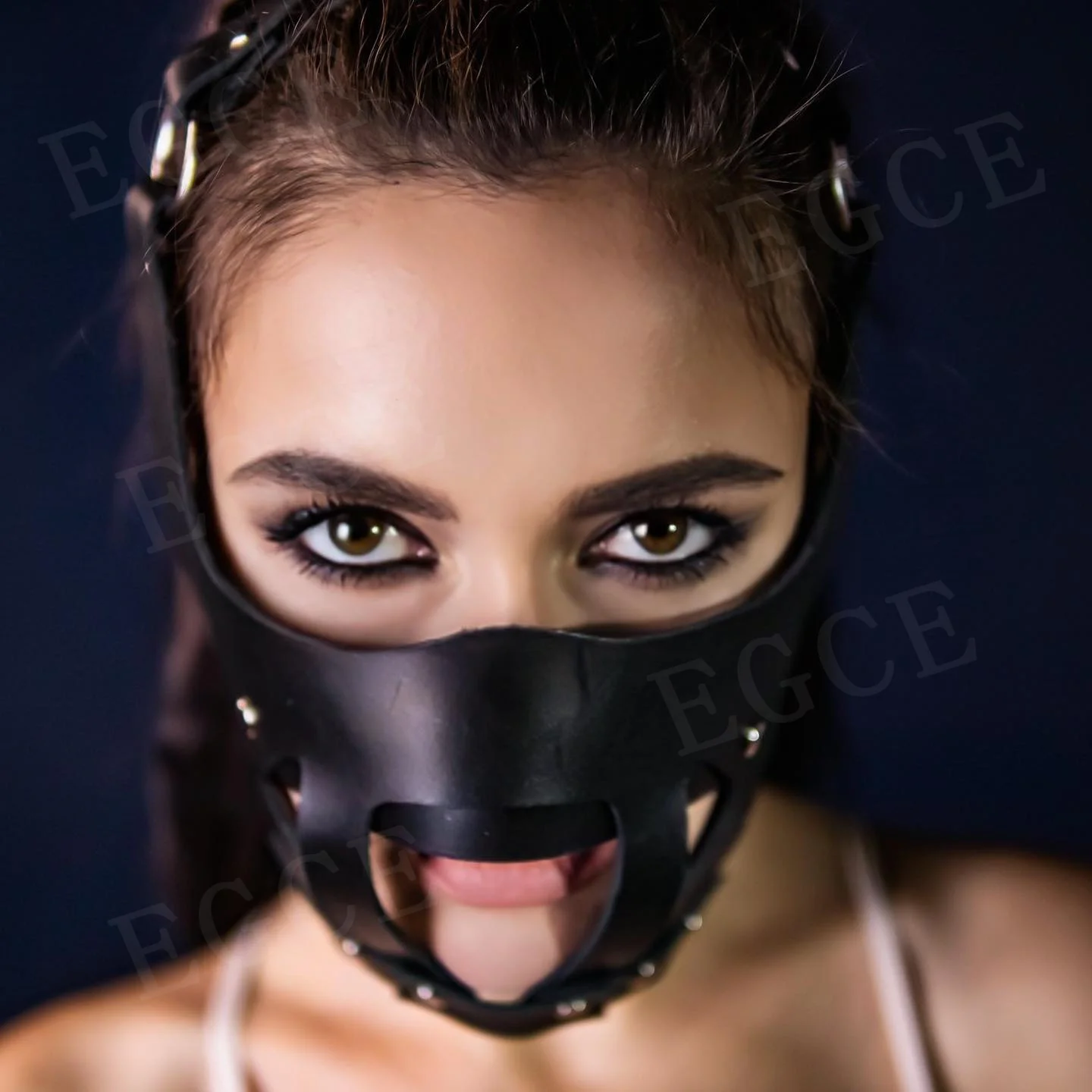 Máscara Sexy de cuero PU para mujer, máscara de media cara, jaula de Bondage, juego de fiesta Punk de Halloween, máscaras de Cosplay, fetiche, accesorios eróticos