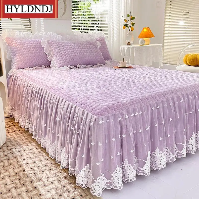 New Korean Soft Milk Velvet Bed Skirt Bedspread Queen King Heart Quilted Ruffle Bed Cover with 2 Pillowcases for Winter 200X220