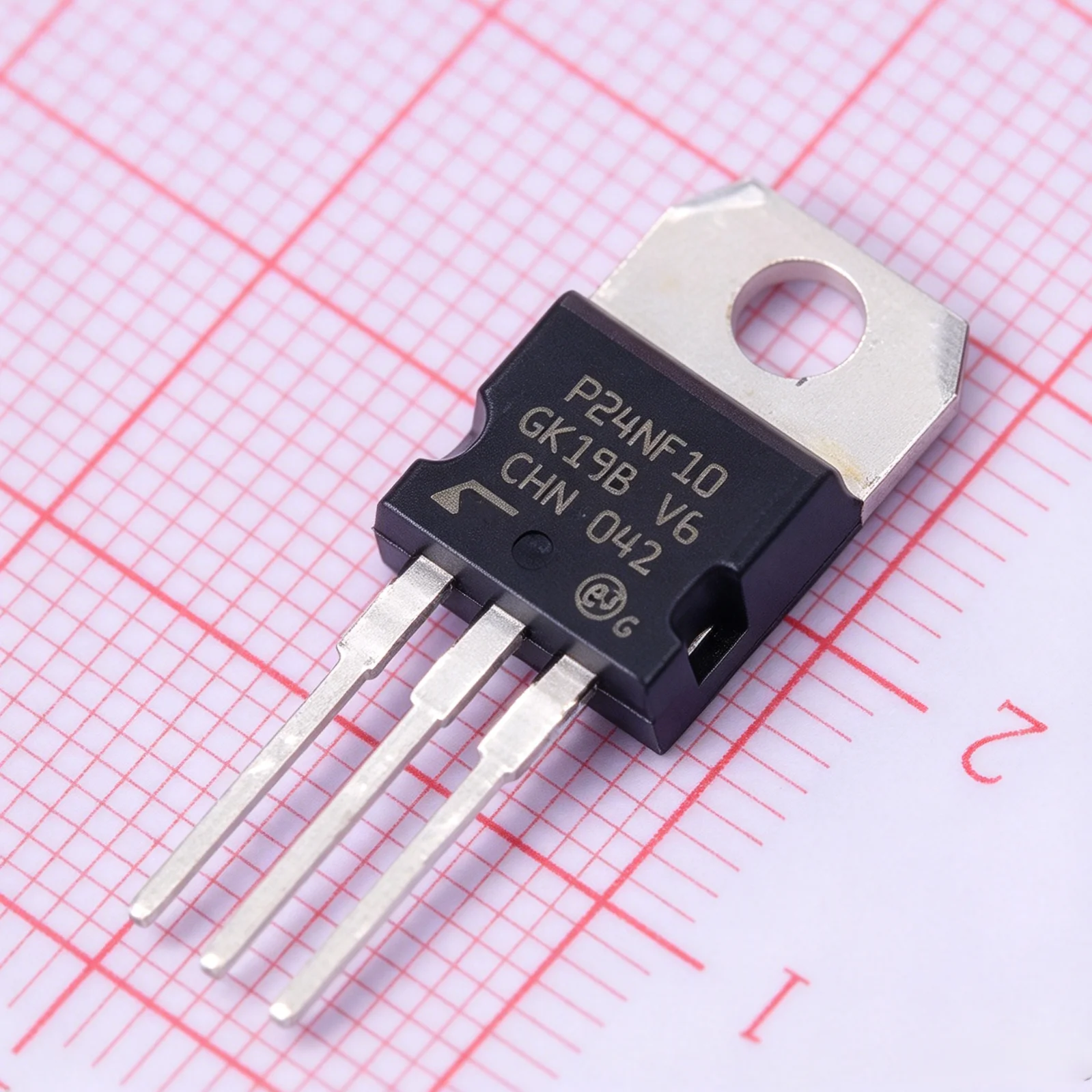 5PCS STP24NF10 Marking P24NF10 TO-220AB-3 100V 26A 85W 60mΩ@10V 0.06Ωohms N-channel NEW Original Field-Effect Transistor MOSFETs